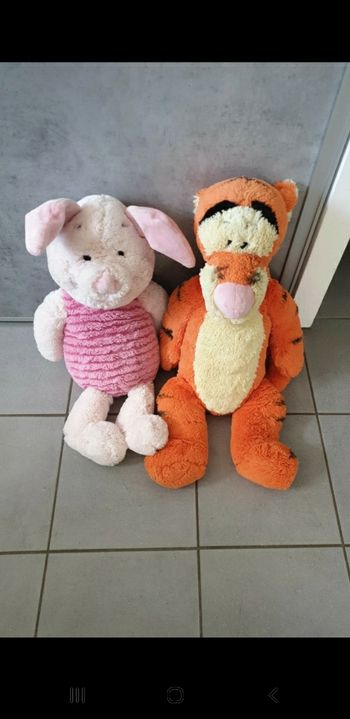 2 peluche géantes Disney porcinet tigrou