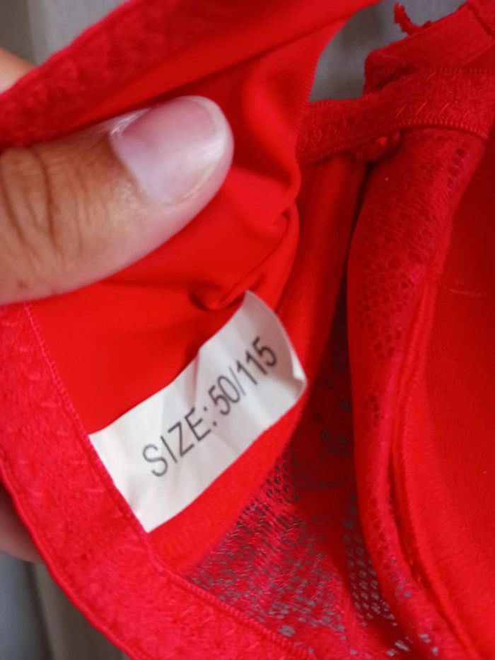 Soutien-gorge rouge rembourré Taille 110E - photo numéro 4