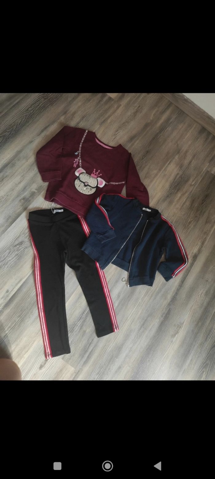 Lot habits fille 5 ans avec pull gilet et pantalon