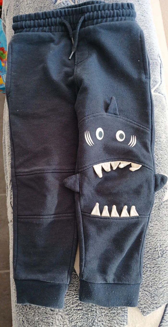 Jogging avec petit monstre orchestra