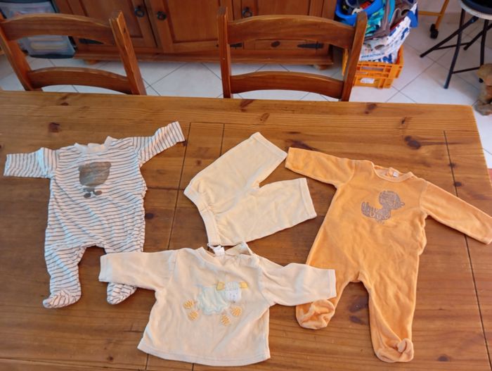 Lot de vêtements garçons 6mois - photo numéro 2
