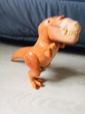 Gros dinosaure Disney sonore et articulé