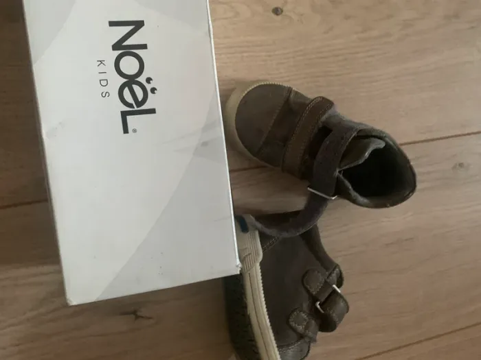 Chaussures taille 22 - photo numéro 4