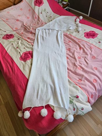 Echarpe blanc écru avec pompons