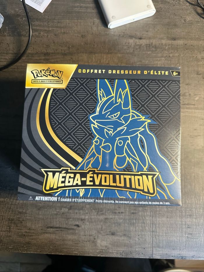 Coffret dresseur d’élite Etb mega évolution 1 me01 - Lucario