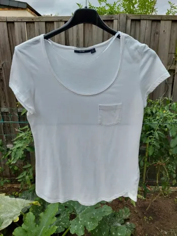 Tee shirt