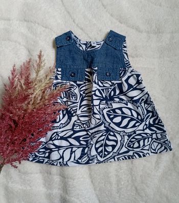 Jolie robe motifs feuilles