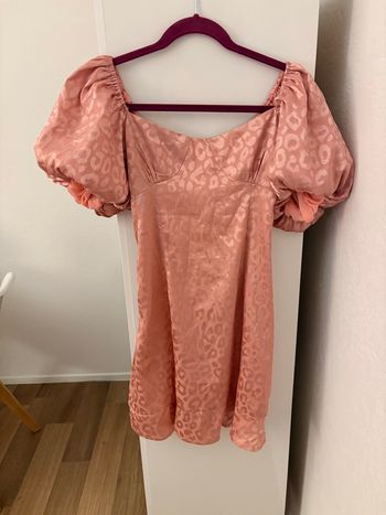 robe léopard dos nu