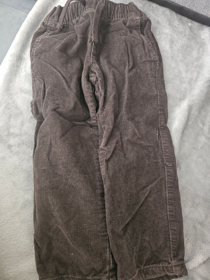 Pantalon.