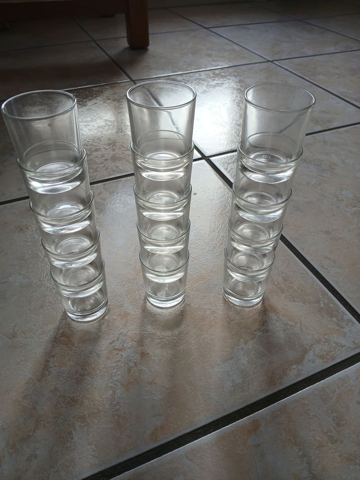 Lot de 15 verres à shot