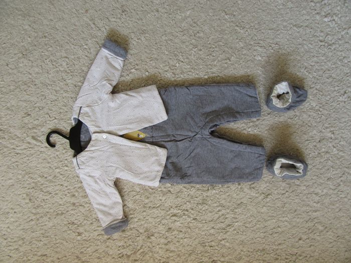 Ensemble mixte veste, combi et chaussons 9 mois