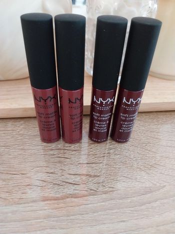 Lots 4 liquide crème gloss Nyx