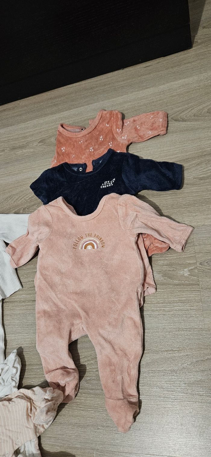 Lot vêtements bébé fille 1mois - photo numéro 3
