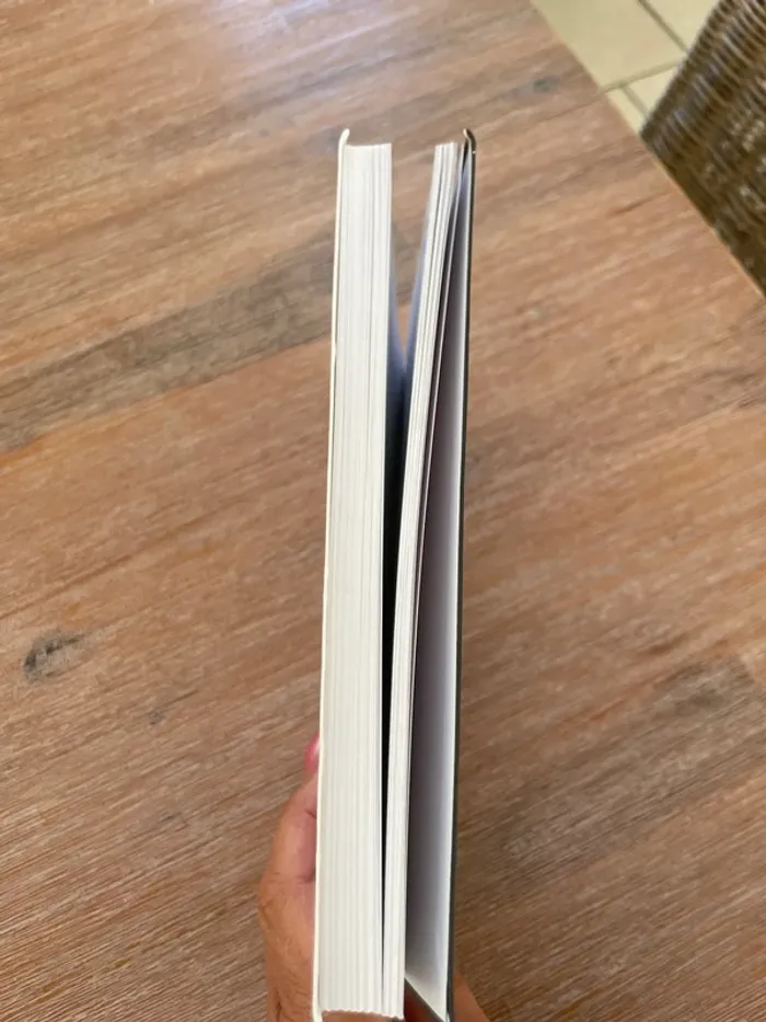 Livre Quatre sœurs enquêtent - photo numéro 5
