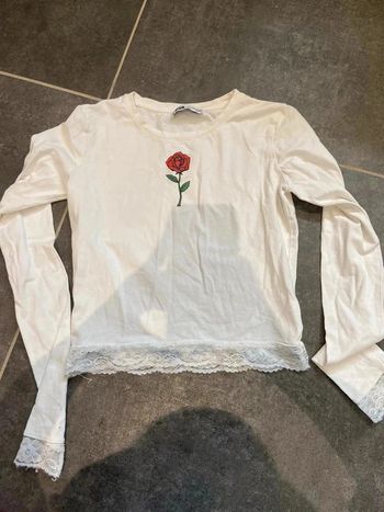 T-shirt manche longue dentelle et rose