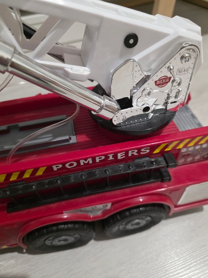 Camion de pompier - photo numéro 4