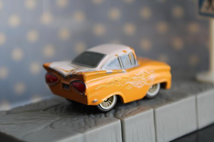 Disney pixar cars mini racer Ramone first version - photo numéro 5