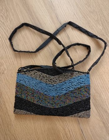 Pochette en perles