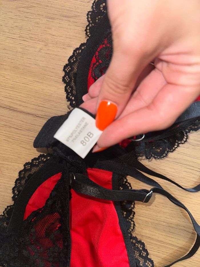 Soutien gorge rouge noir - photo numéro 4