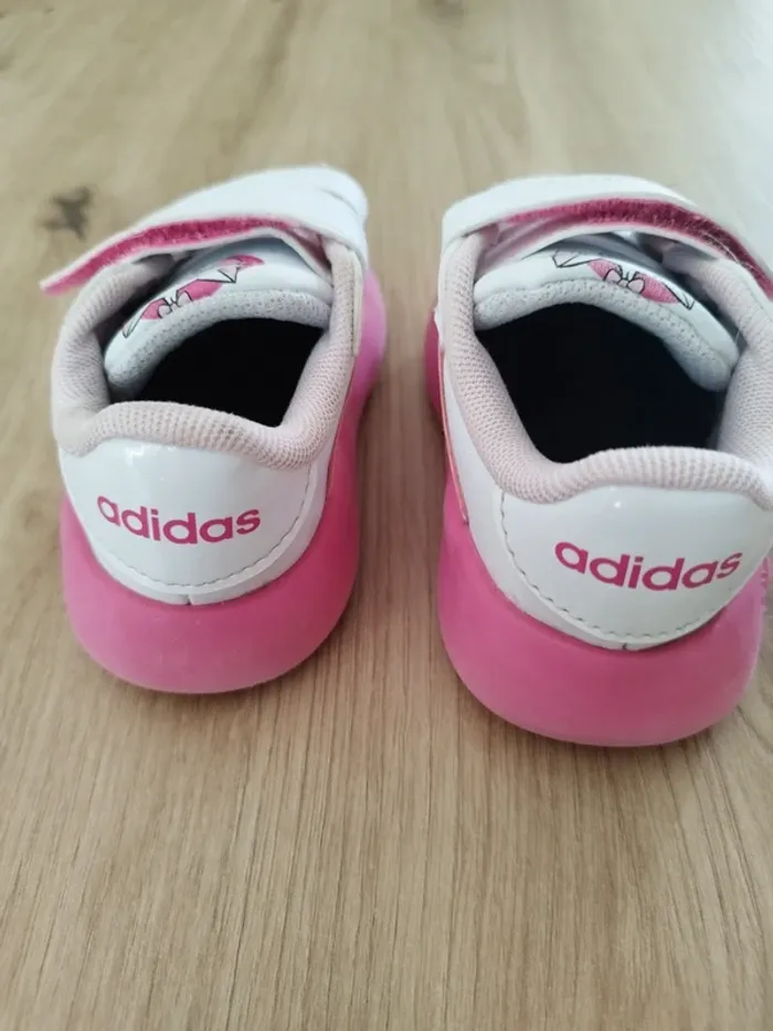 Chaussures Adidas Disney - photo numéro 2