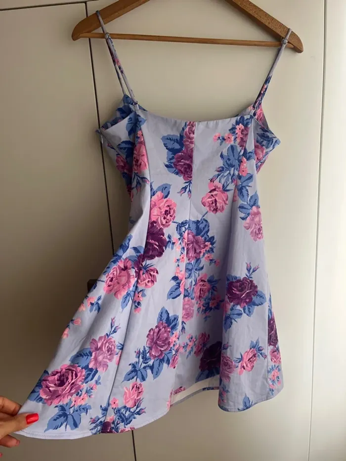 Robe Zara taille M bleu à fleurs rose 🌸 - photo numéro 7