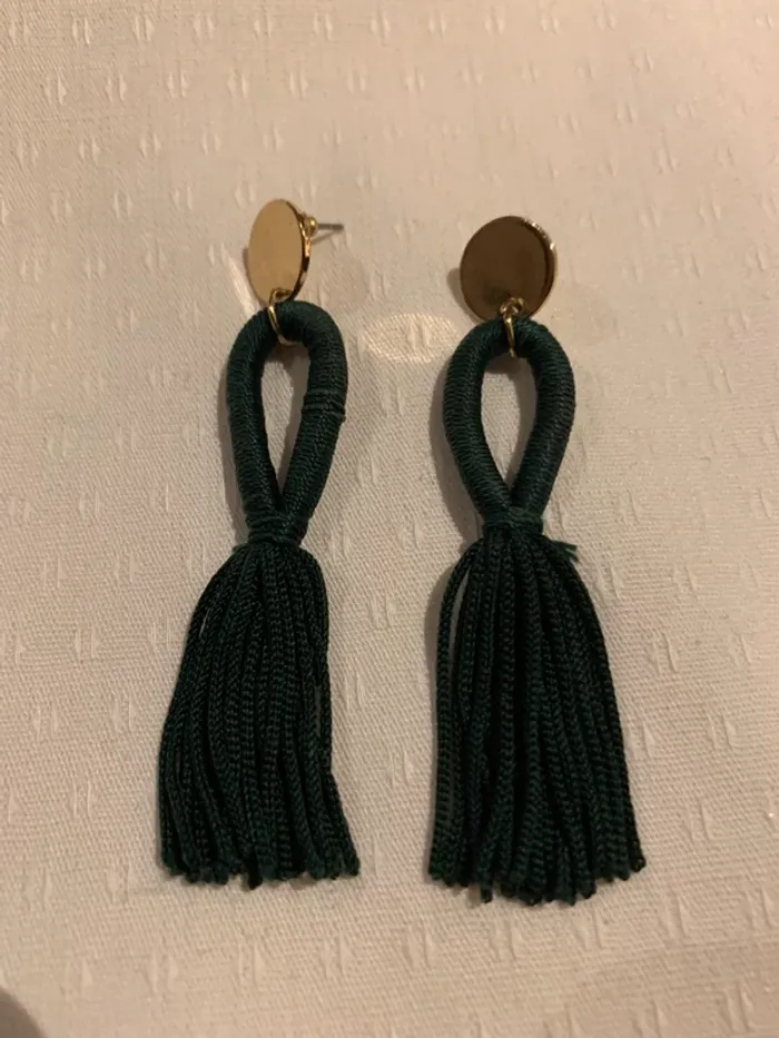 Boucles d’oreilles dorées et vertes