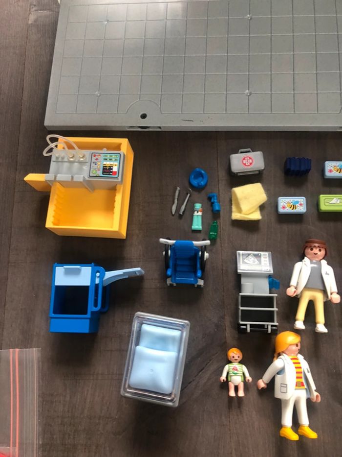 Hôpital playmobil transportable - photo numéro 3