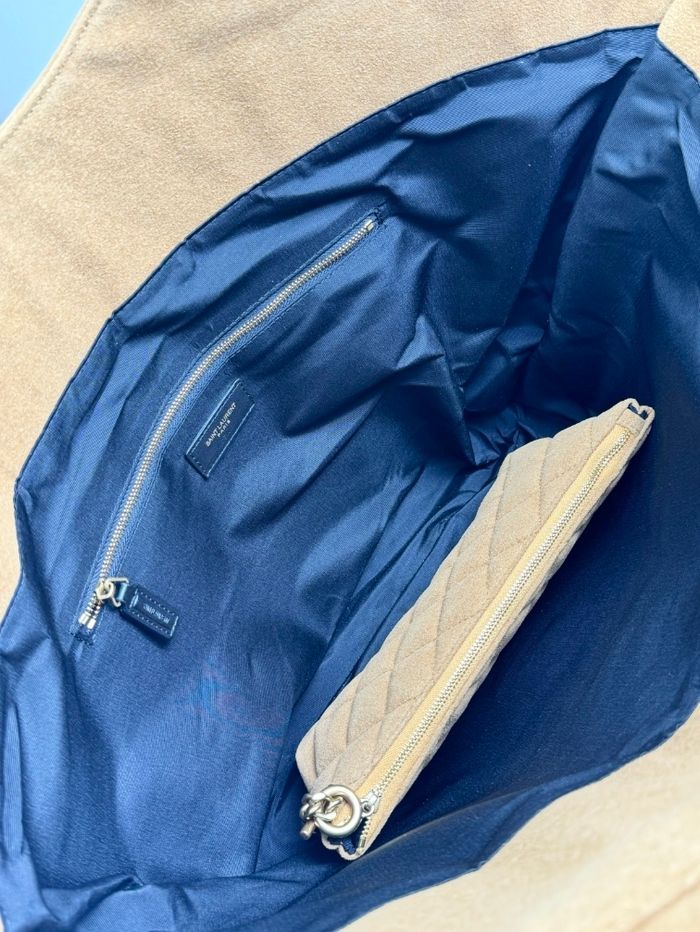 Yves Saint Laurent  𝗜𝗖𝗔𝗥𝗘 - photo numéro 7