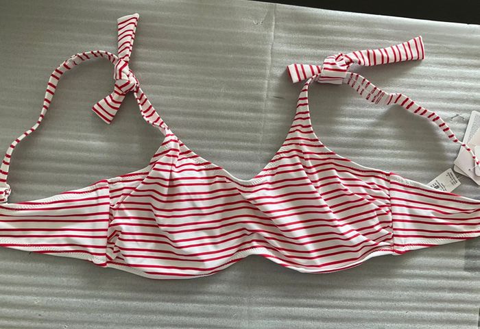 Haut maillot rouge et blanc Freya neuf - photo numéro 12