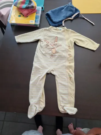 Pyjama hiver 23 mois bon état tex baby nuances de jaune
