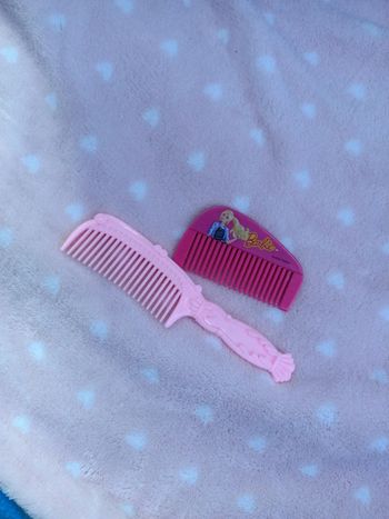 Peignes poupées