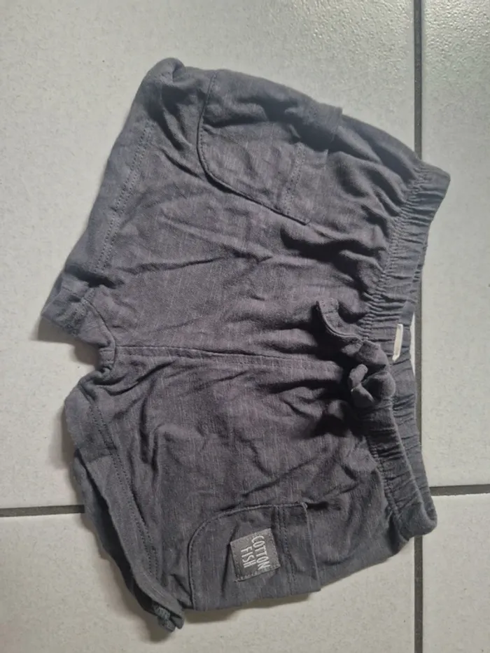 Short gris