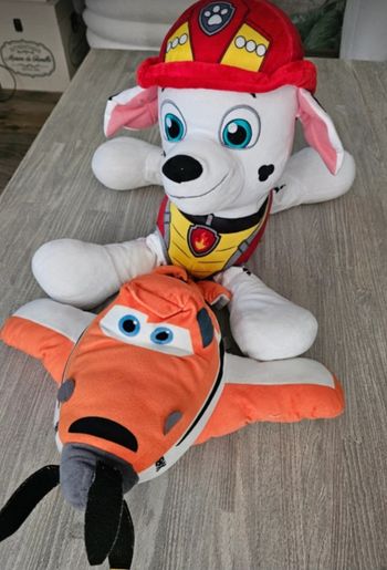 Lot 2 peluches pat patrouille et planes