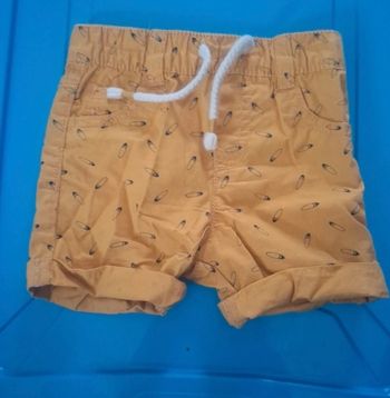 Short bébé 6 mois neuf sans étiquette 