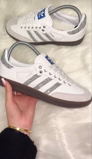 ADIDAS samba argenté en excellent état taille 38