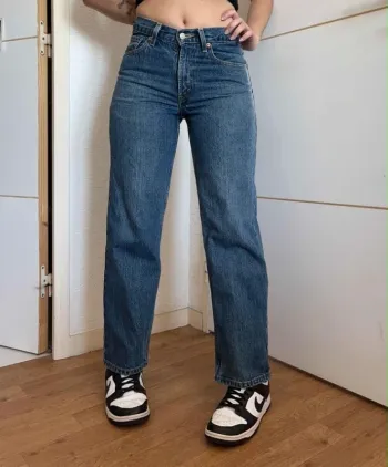 Jean Levi’s 550 femme Relaxed Fit Bleu stonewashed délavé Rare modèle US W27 L29 S/36 2000s