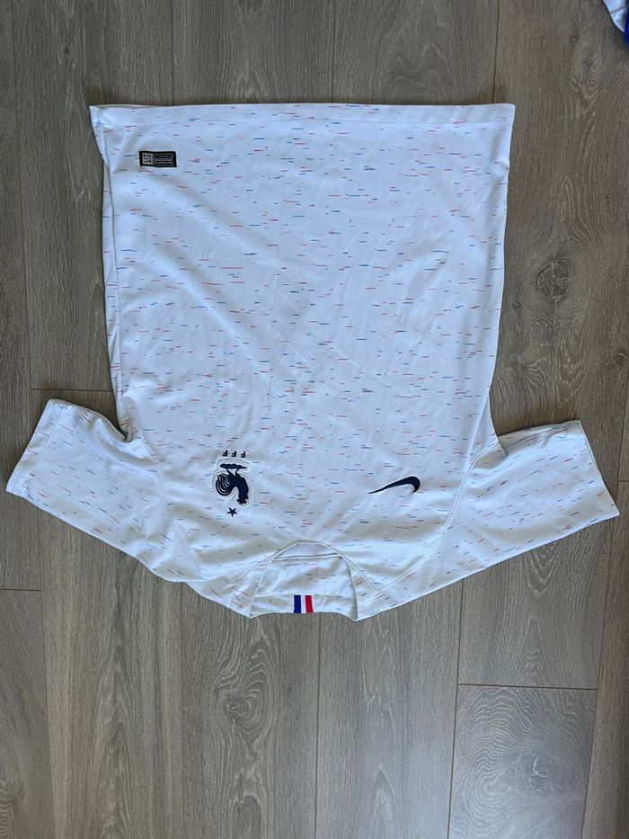 À vendre en l’état 3 maillots de football - photo numéro 9