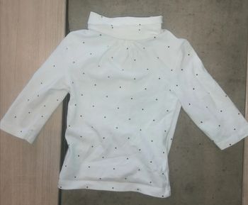 Tee-shirt manches longues avec col roulé / Kiabi / 1 mois