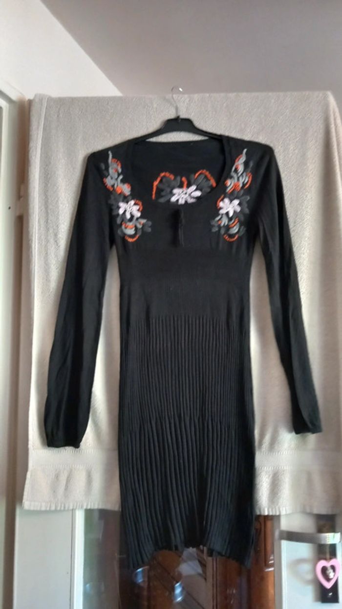 Robe  pull  fin