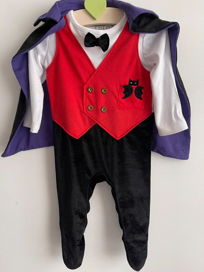 Adorable dors-bien / pyjama ou déguisement pour bébé vampire