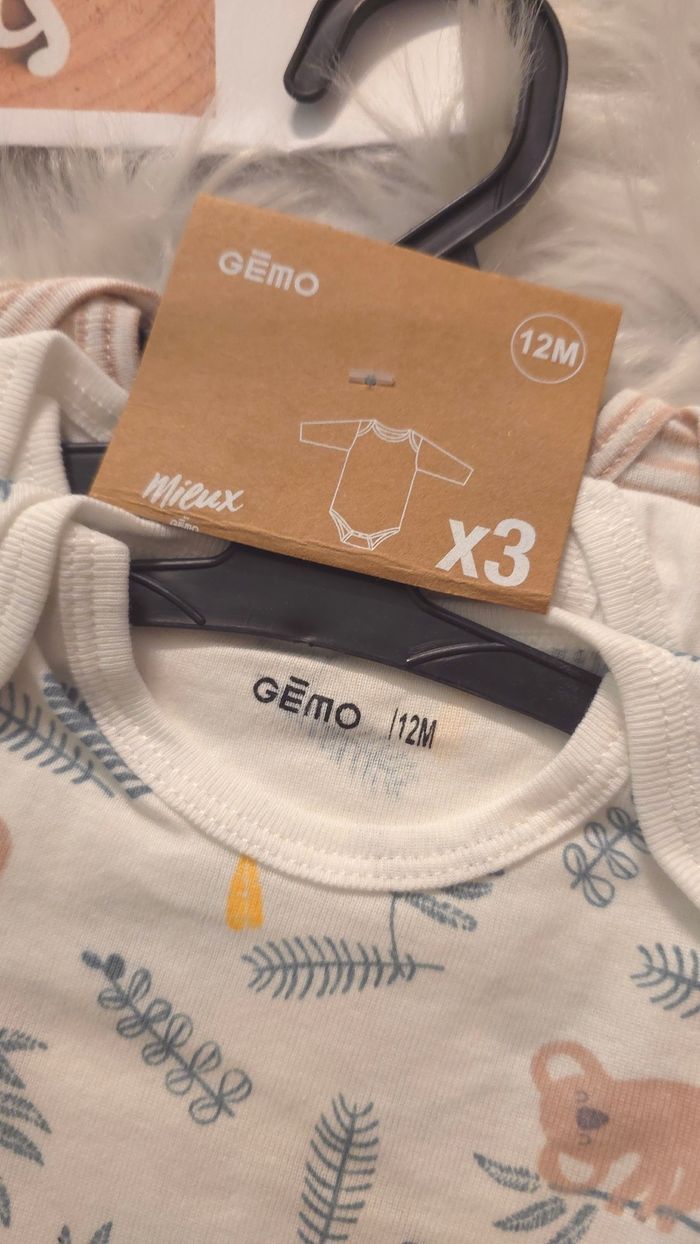 (Neufs non portés)🏷😍💙 bodies ml 12mois Garçon 🥰😍💙 - photo numéro 3