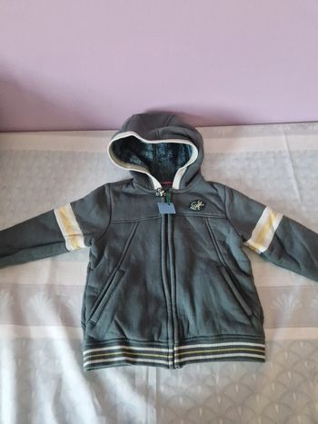 Gilet à capuche 5 ans