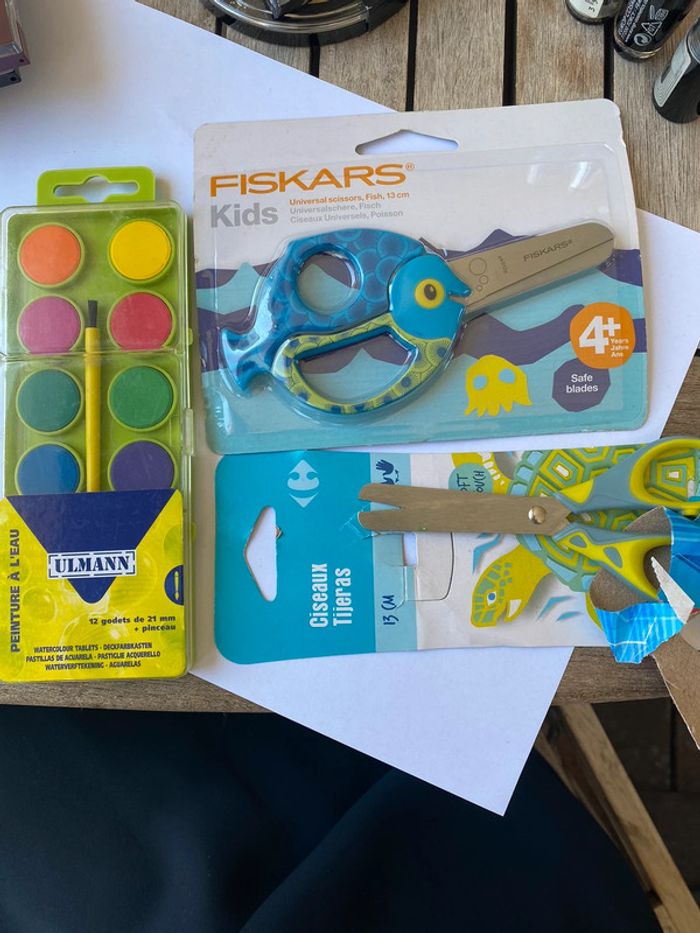 Ciseaux et peinture