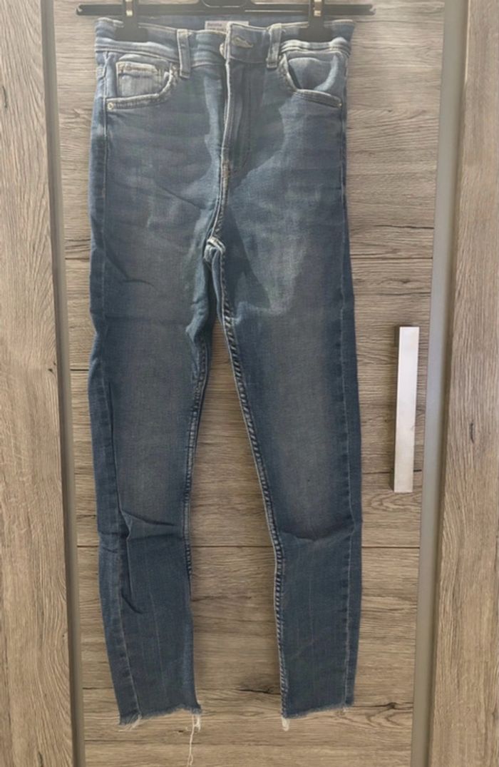 Jean slim – Bershka – Taille 34 - photo numéro 1
