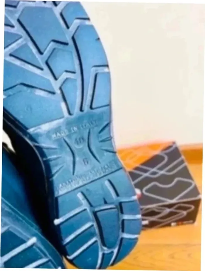 Sublime baskets chaussures noir neuves avec boîte T.40 uniwork shoes - photo numéro 11