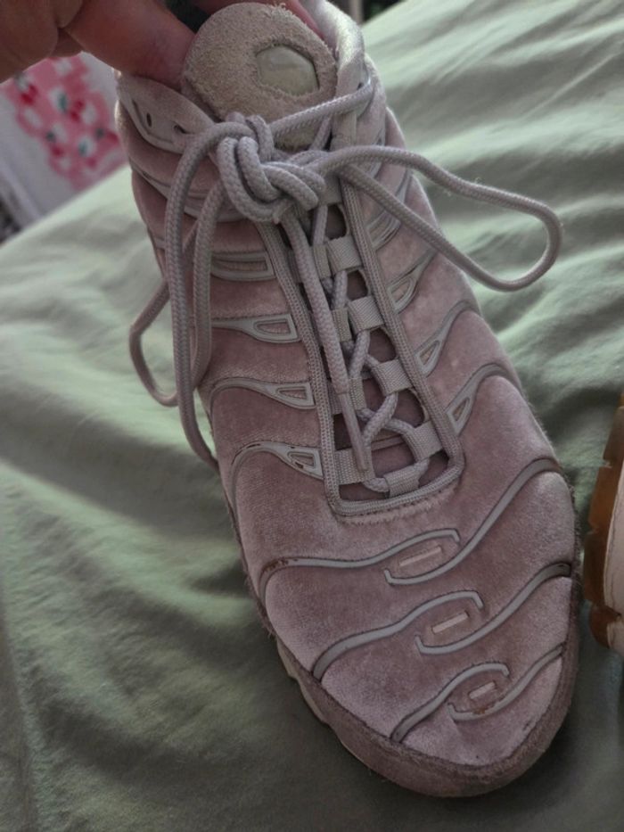 Basket Nike TN rose velours - photo numéro 9