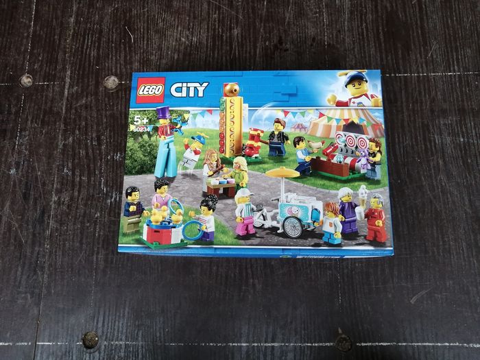 Lego City 60234 La fête foraine
[NEUF]