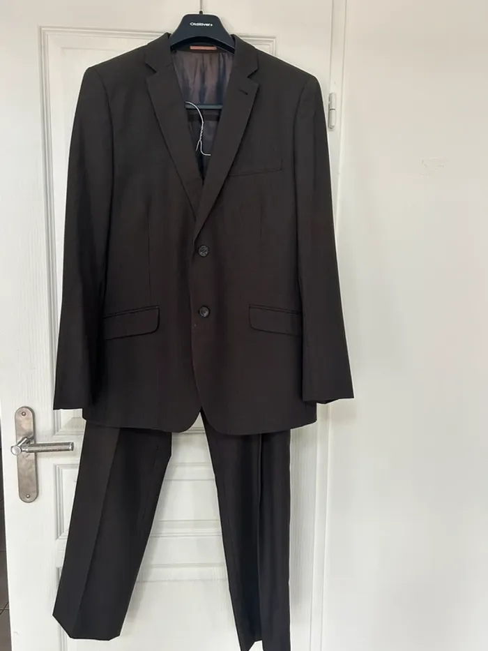 Costume deux pièces Armand Thiery marron foncé