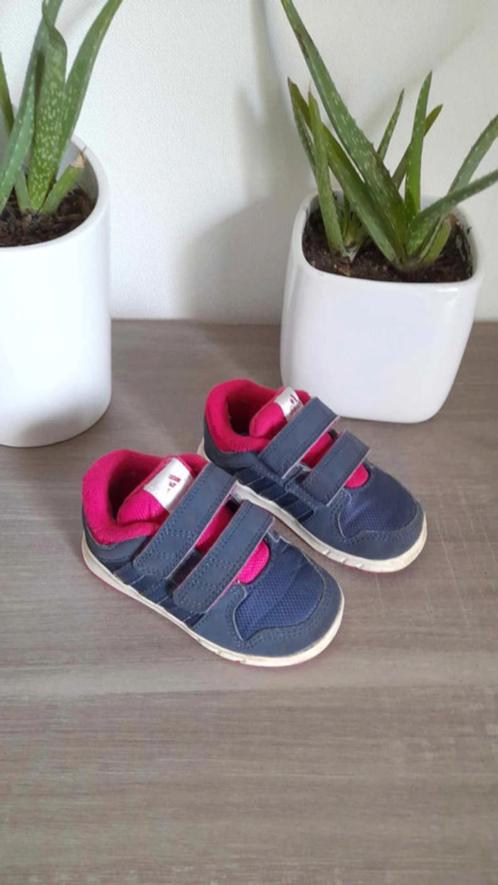 Baskets Adidas pointure 21 - photo numéro 4