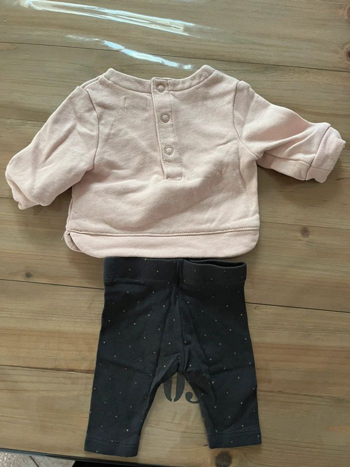 Ensemble 1 mois Kiabi gris et rose - photo numéro 4